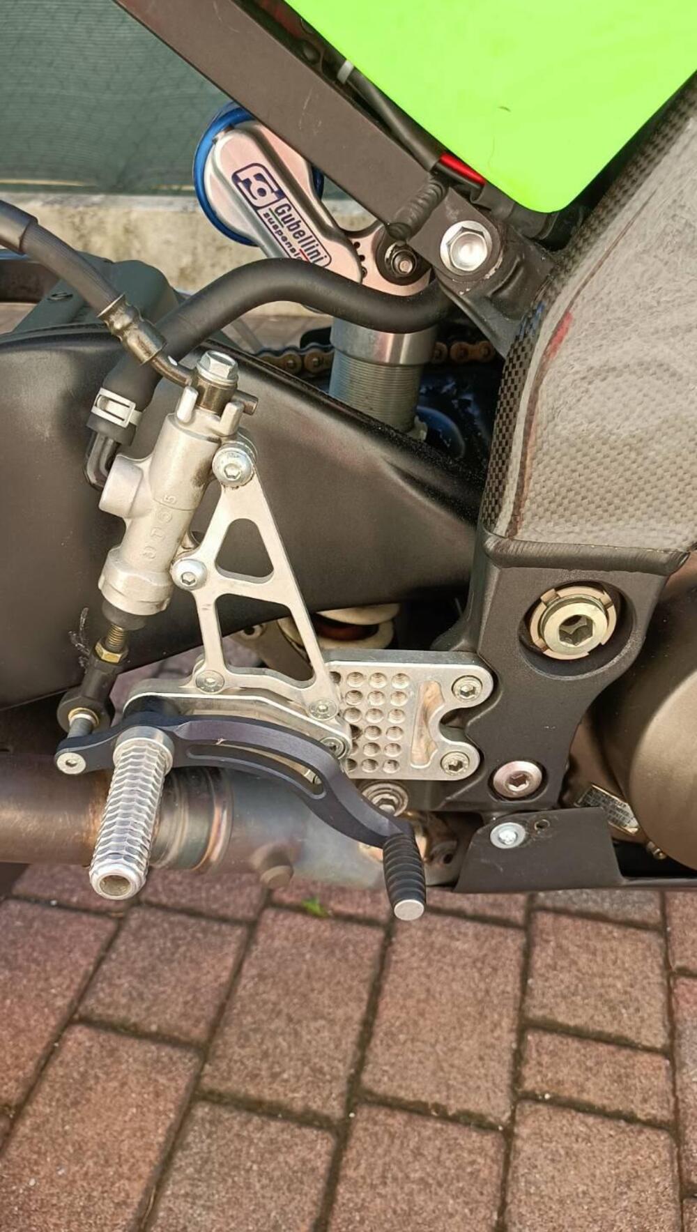 Kawasaki Ninja 1000 ZX-10R (2004 - 05) (5)