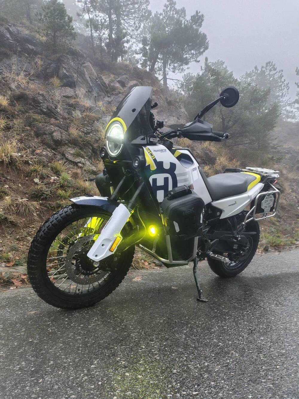 Husqvarna Norden 901 (2022 - 26) (3)