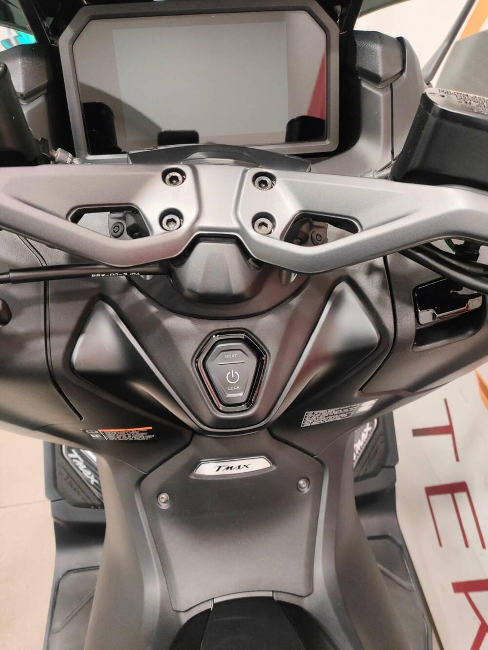 Yamaha T-Max 560 (2025 - 26) (7)
