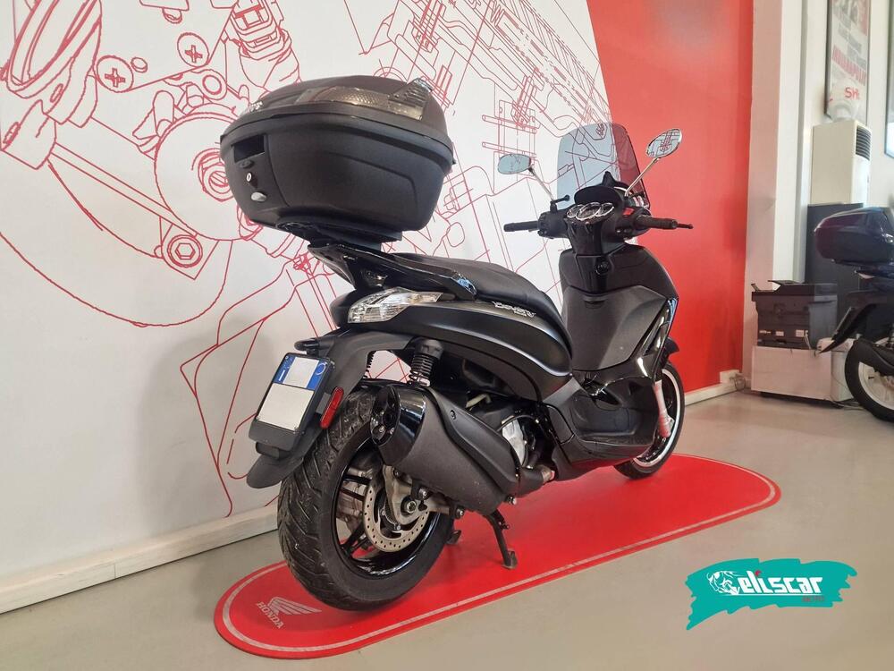 Piaggio Beverly 350 Police ABS-ASR (2018 - 20) (4)