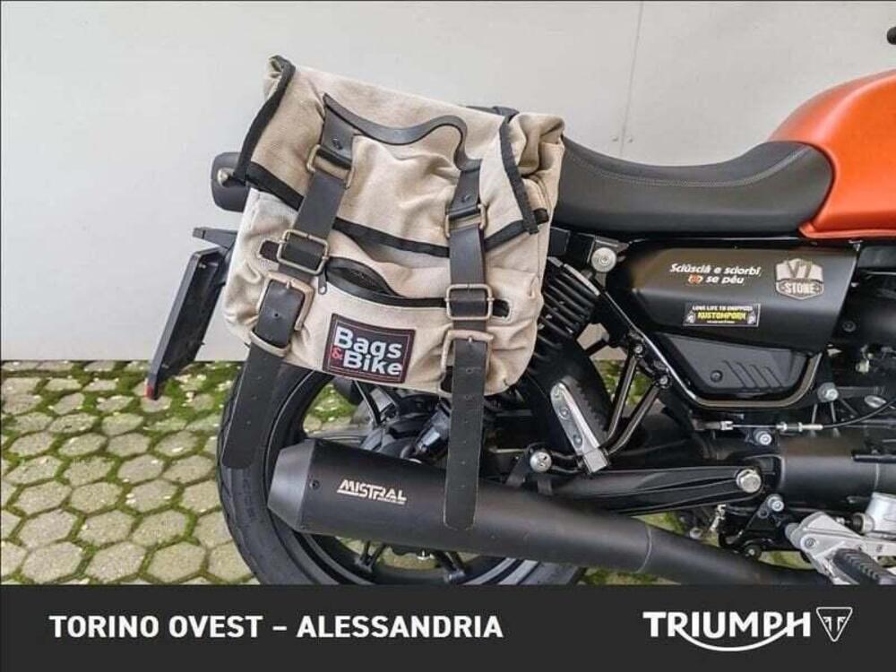 Moto Guzzi V7 Stone (2021 - 24) (9)