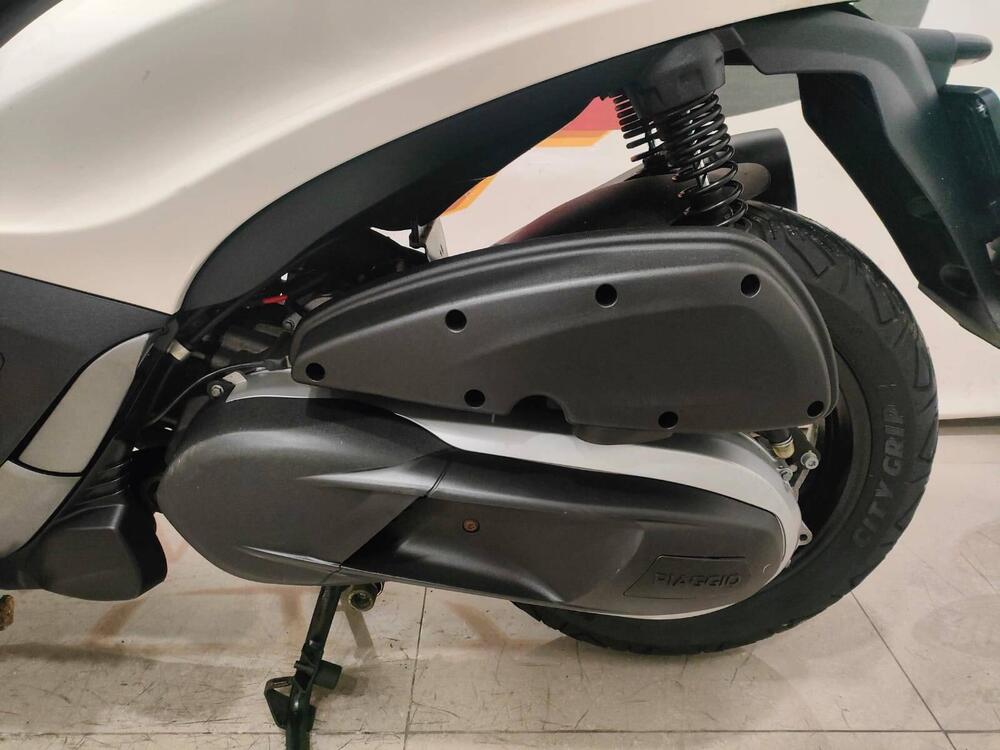 Piaggio Beverly 350 SportTouring ie ABS (2011 - 17) (6)