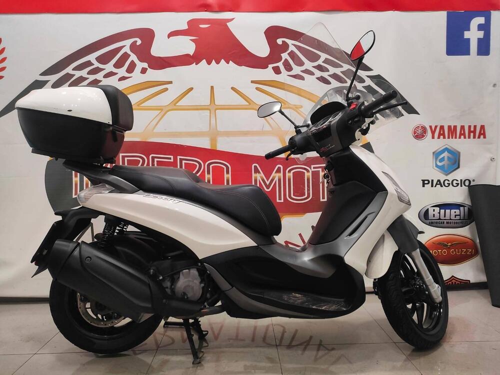 Piaggio Beverly 350 SportTouring ie ABS (2011 - 17) (2)