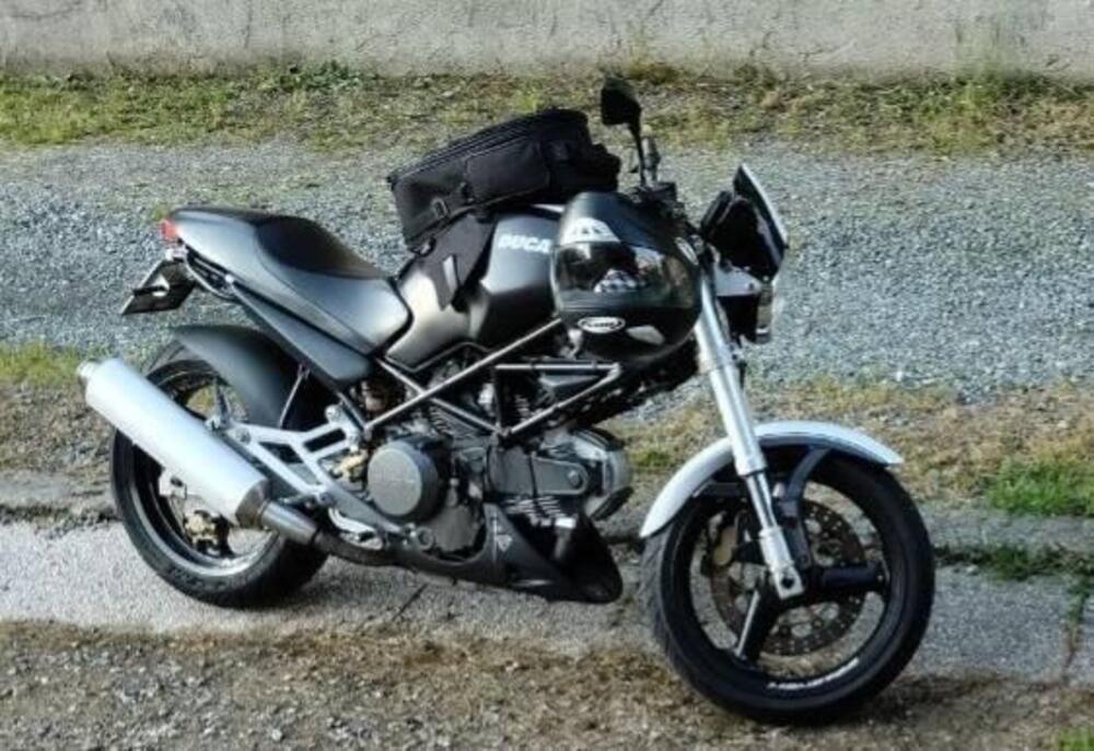 Ducati Monster 600 Dark (1998 - 01) (2)