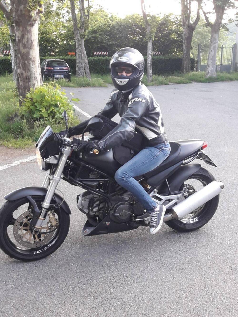 Ducati Monster 600 Dark (1998 - 01)