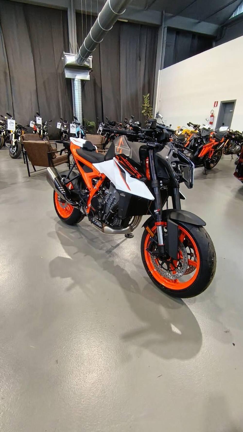 KTM 990 Duke R (2026) (2)