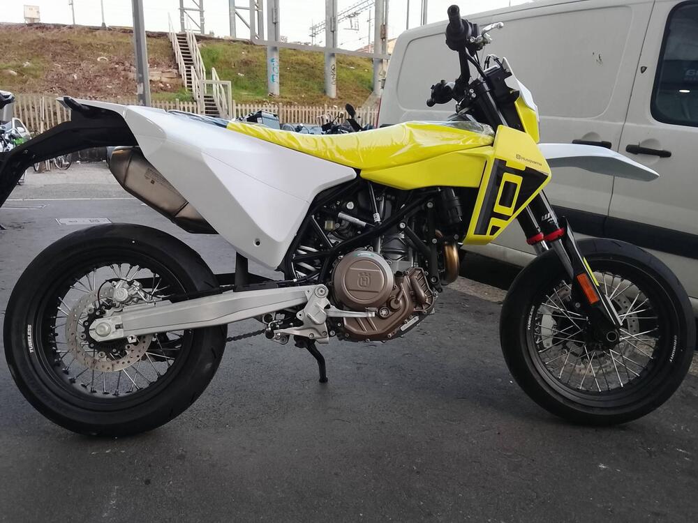 Husqvarna 701 Supermoto (2026)
