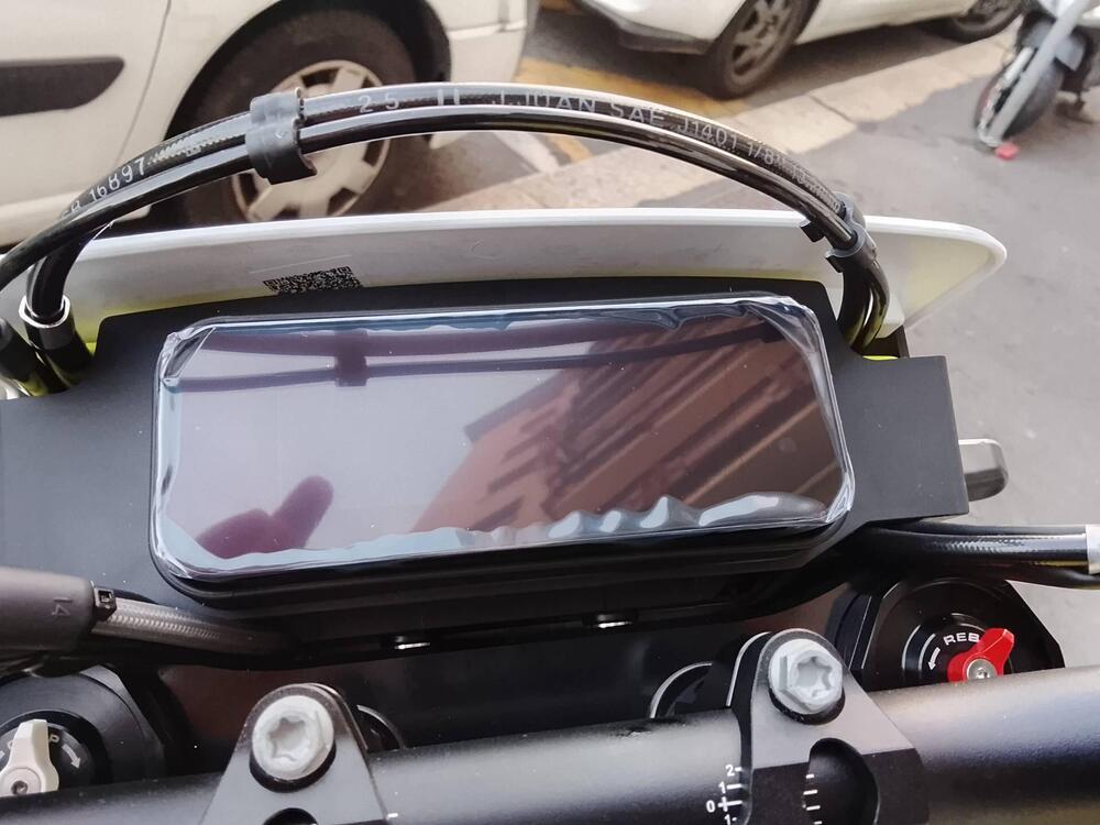 Husqvarna 701 Supermoto (2026) (3)