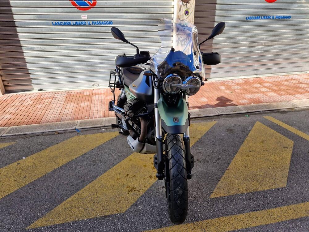 Moto Guzzi V85 TT Centenario (2021 - 22) (2)