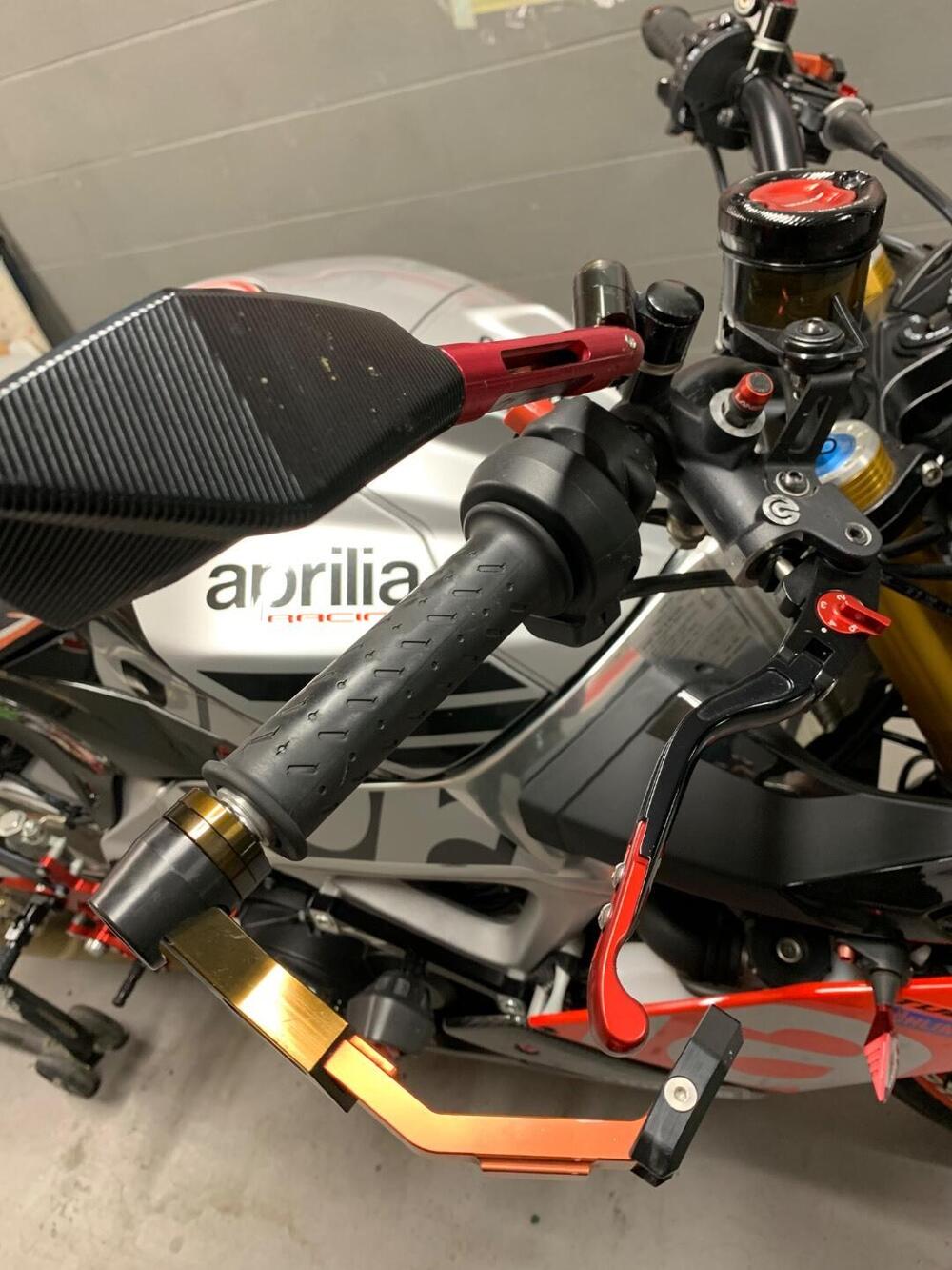 Aprilia Tuono V4 Factory (2017 - 18) (16)