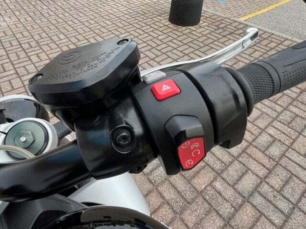 Triumph Rocket 3 R (2021 - 24) (10)