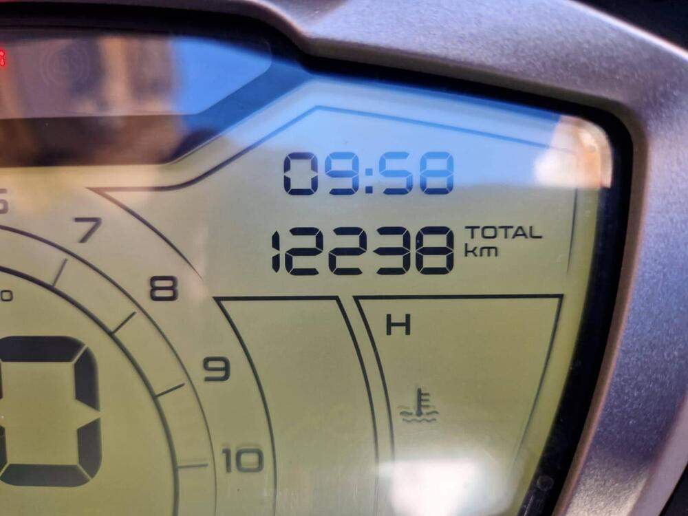 Piaggio Beverly 400 ABS-ASR (2021 - 24) (4)