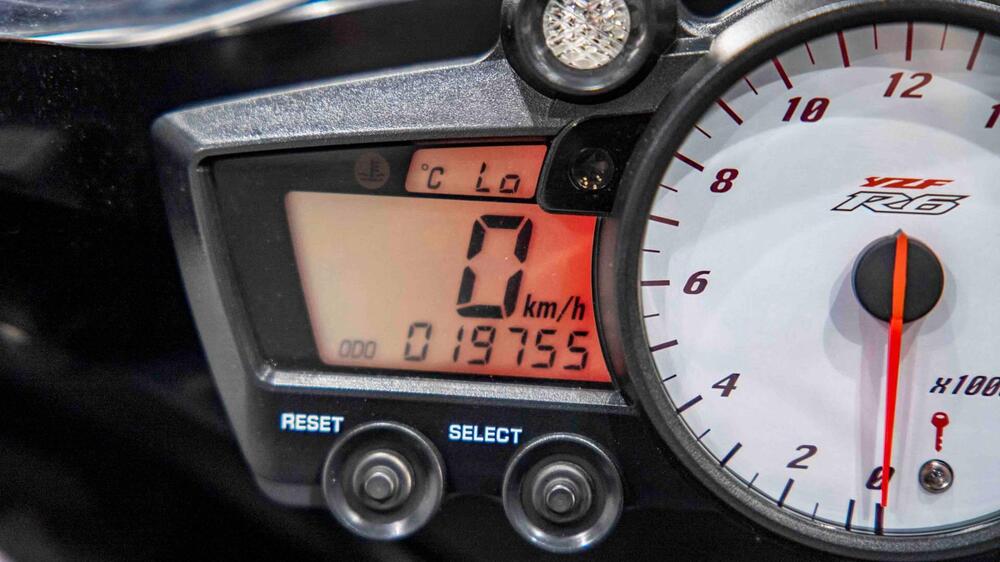 Yamaha YZF R6 (2003 - 04) (20)