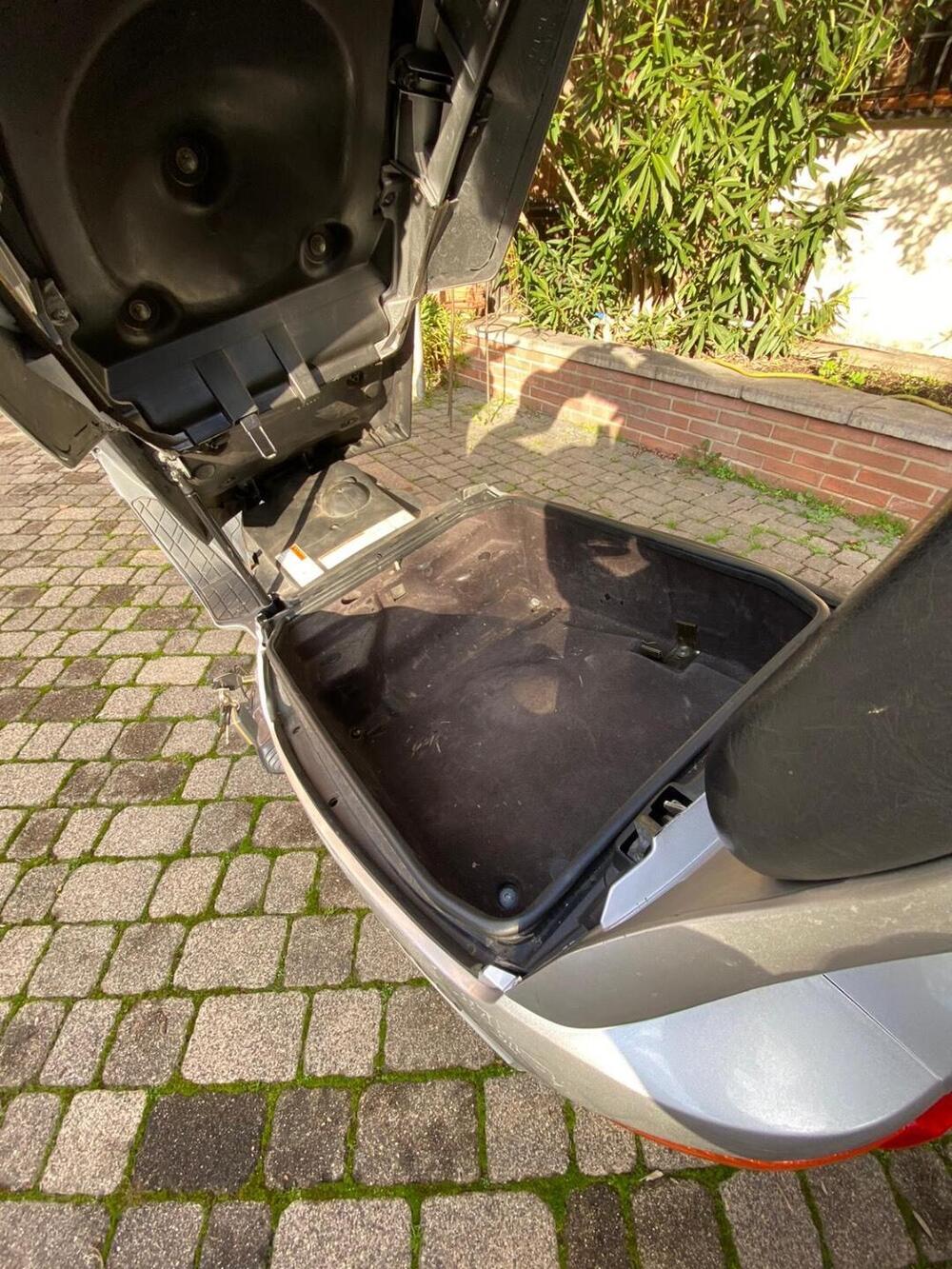 Suzuki Burgman AN 250 (1998 - 01) (4)