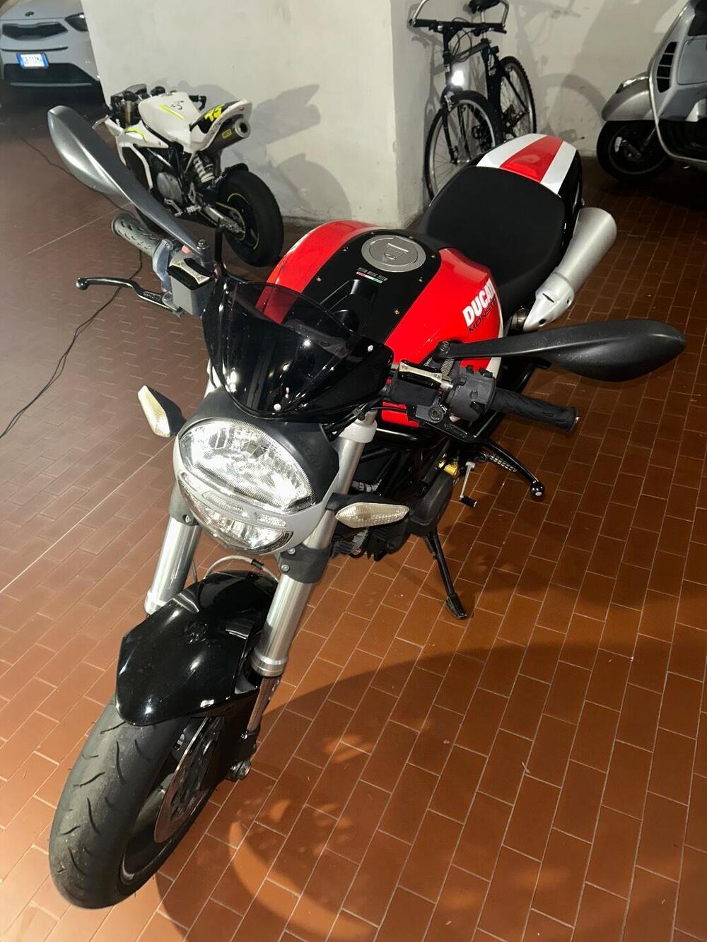 Ducati Monster 696 Plus (2007 - 14) (4)