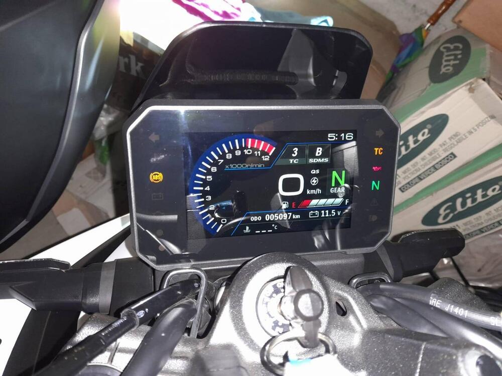 Suzuki GSX-8S (2023 - 24) (4)