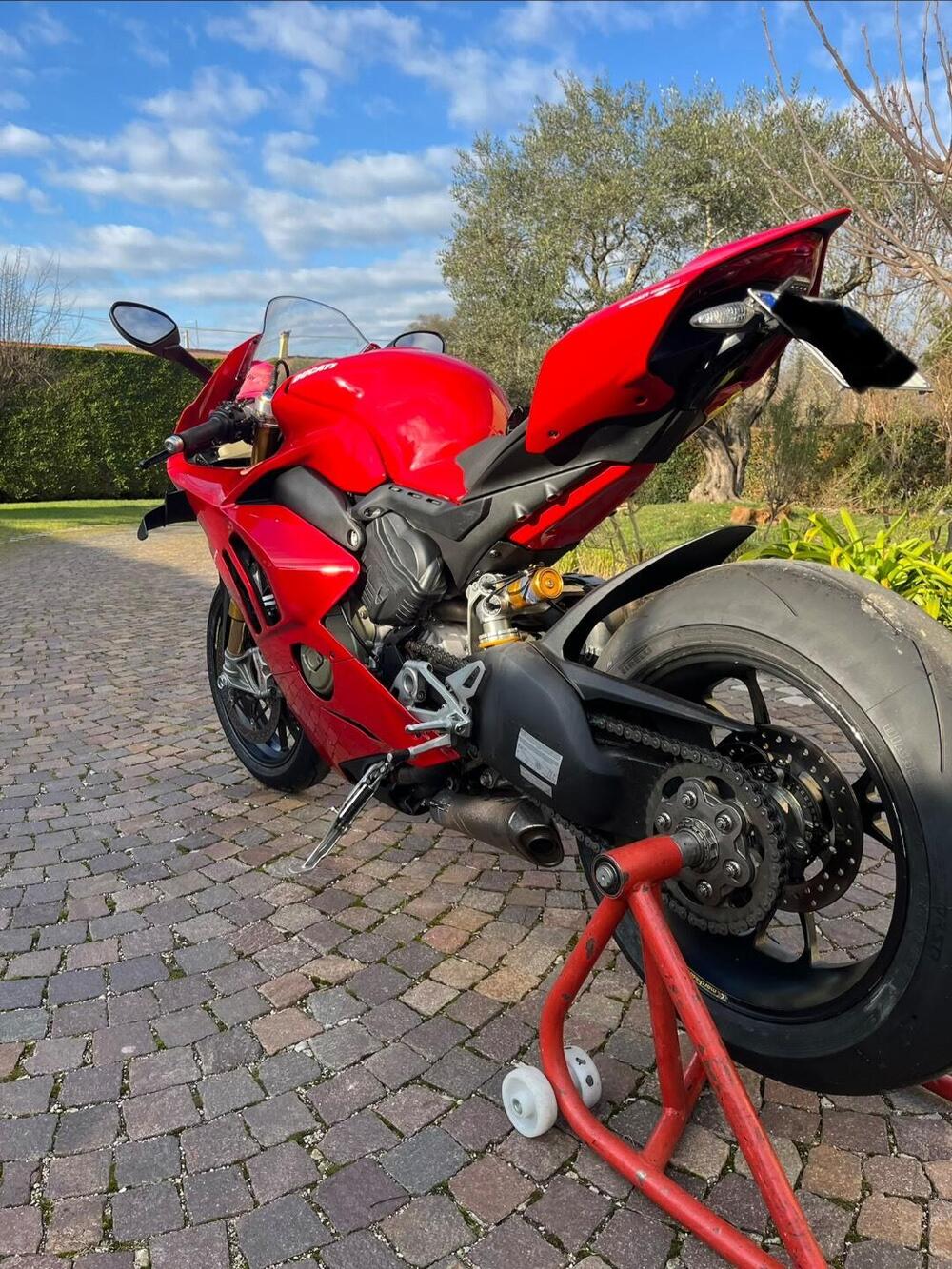 Ducati Panigale V4 1100 (2021) (2)