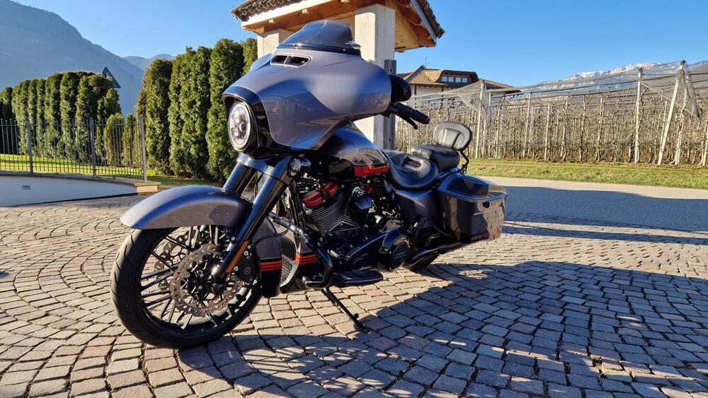 Harley-Davidson 117 Street Glide (2018 - 20) - FLHXSE (4)