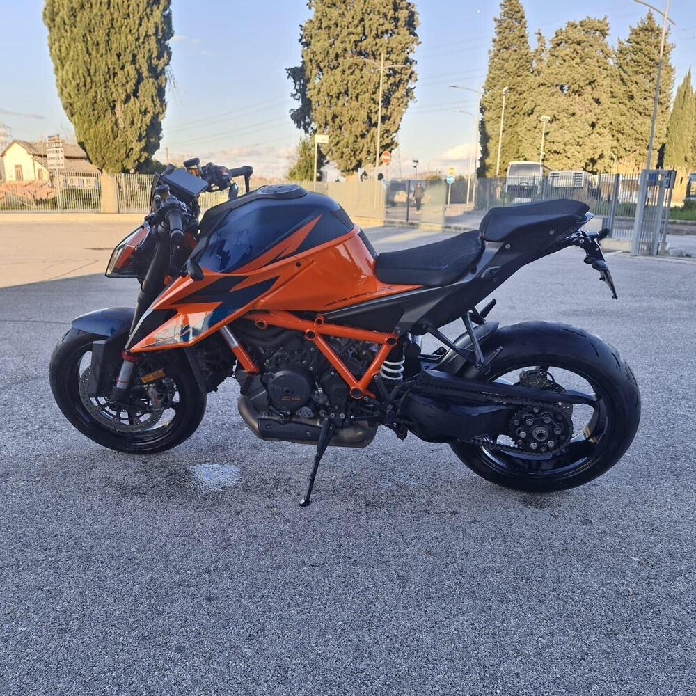 KTM 1290 Super Duke R (2021) (5)