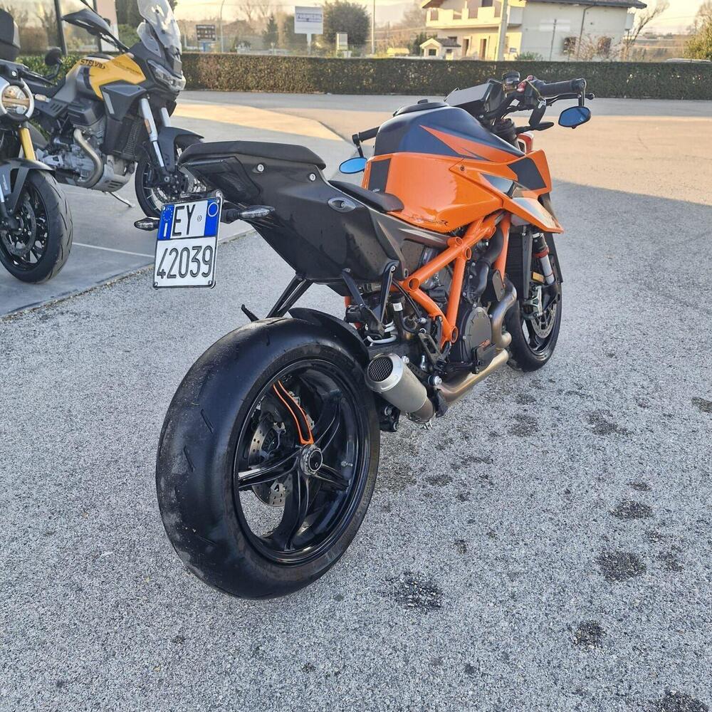 KTM 1290 Super Duke R (2021) (8)