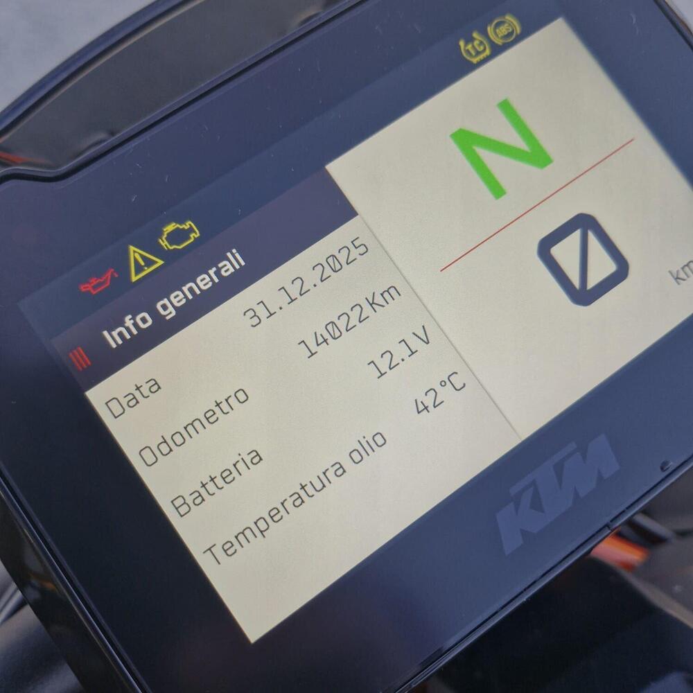 KTM 1290 Super Duke R (2021) (13)