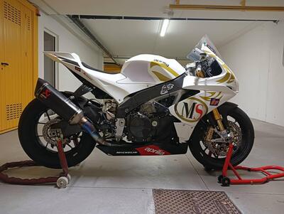 Aprilia RSV4 Factory APRC ABS (2011 - 15) usata