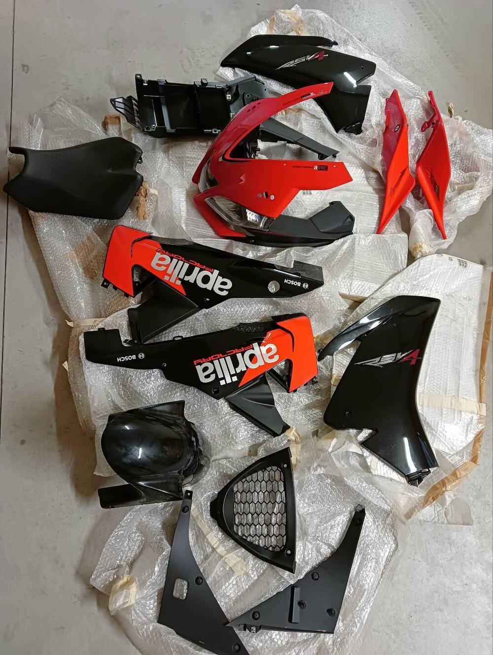 Aprilia RSV4 Factory APRC ABS (2011 - 15) (10)