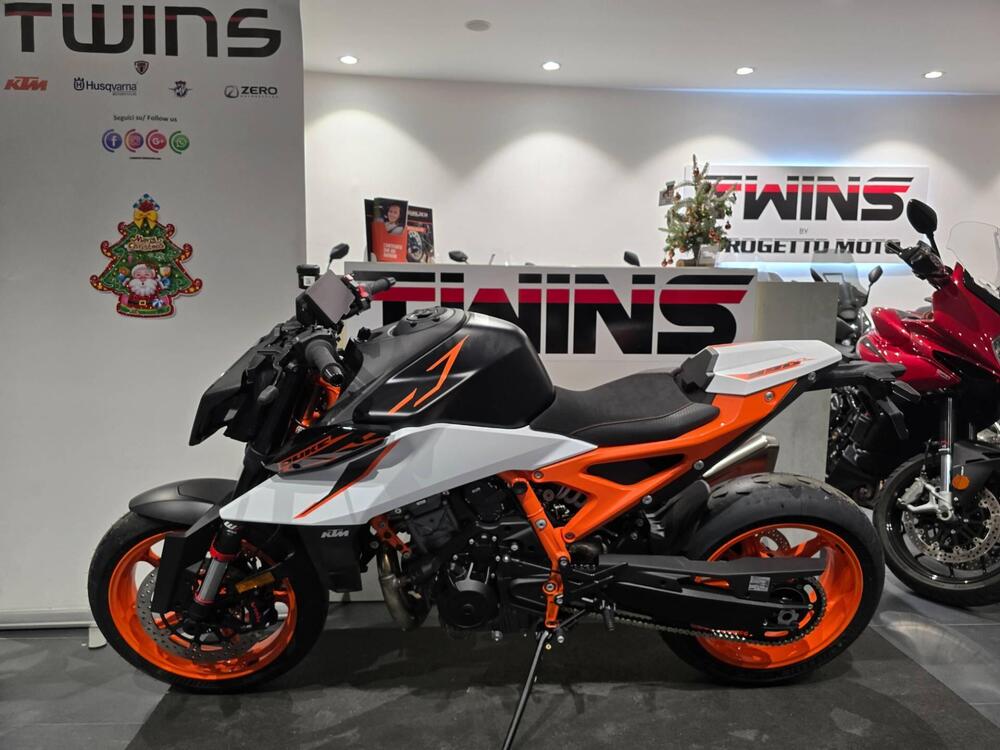KTM 990 Duke R (2026) (4)