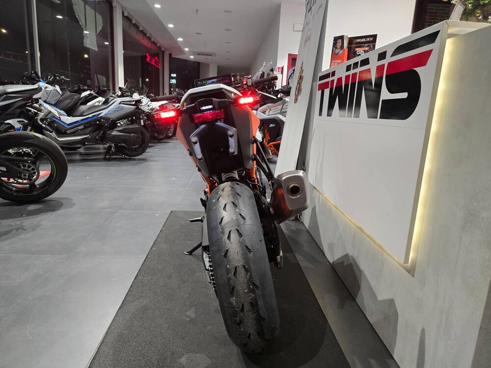 KTM 990 Duke R (2026) (6)