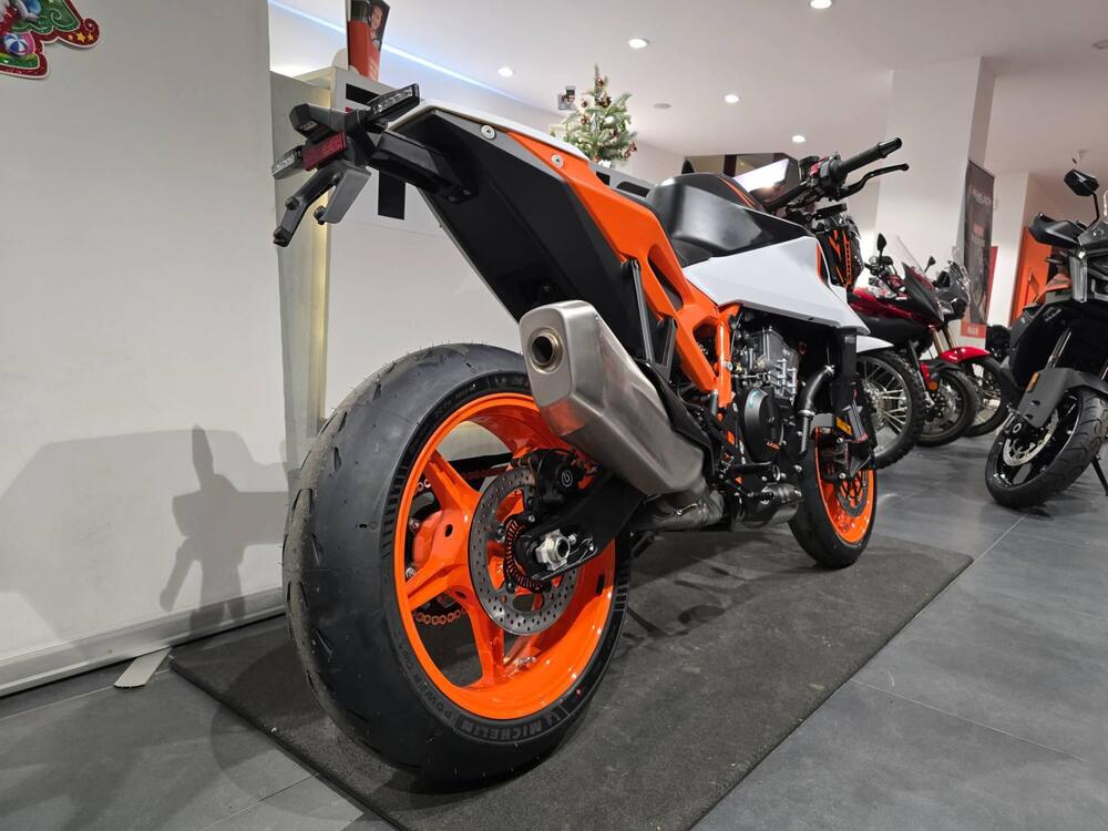 KTM 990 Duke R (2026) (7)