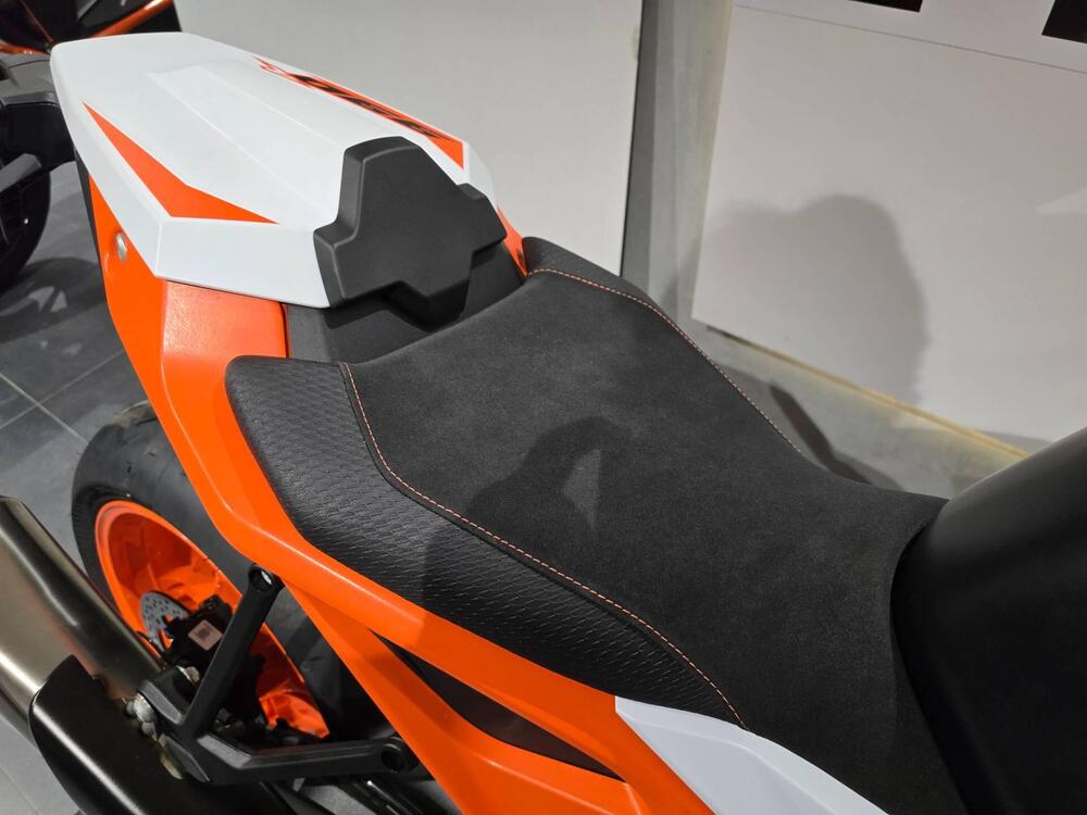 KTM 990 Duke R (2026) (8)