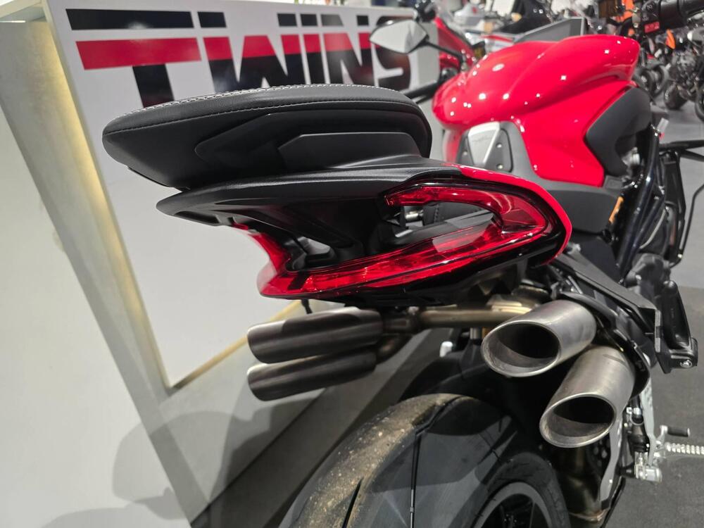 MV Agusta Brutale 1000 RS (2022 - 26) (9)