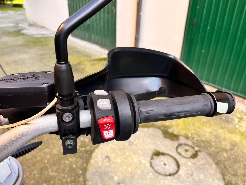 Bmw R 1200 R (2015 - 16) (9)