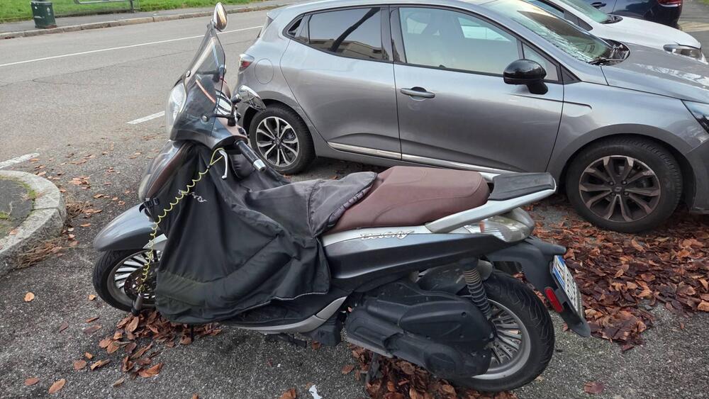 Piaggio Beverly 300 i.e. ABS-ASR (2016 - 20) (2)