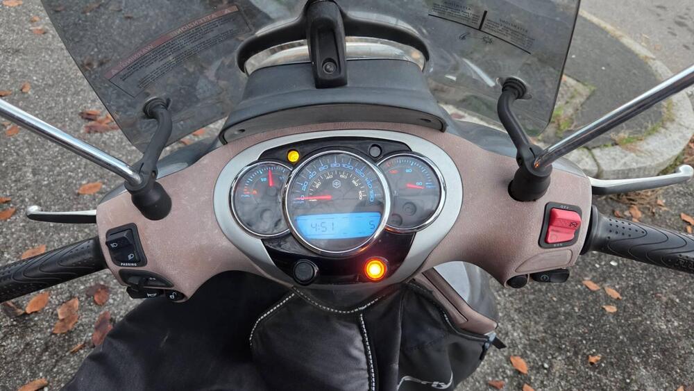 Piaggio Beverly 300 i.e. ABS-ASR (2016 - 20) (6)