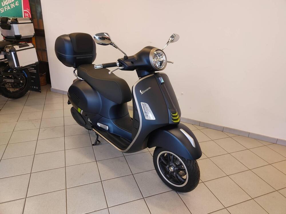 Vespa GTS 300 Super Tech (2023 - 24) (11)