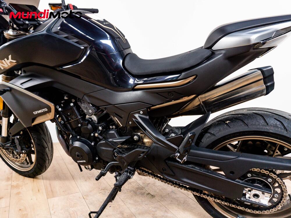 CFMOTO 800NK Sport (2023 - 26) (10)