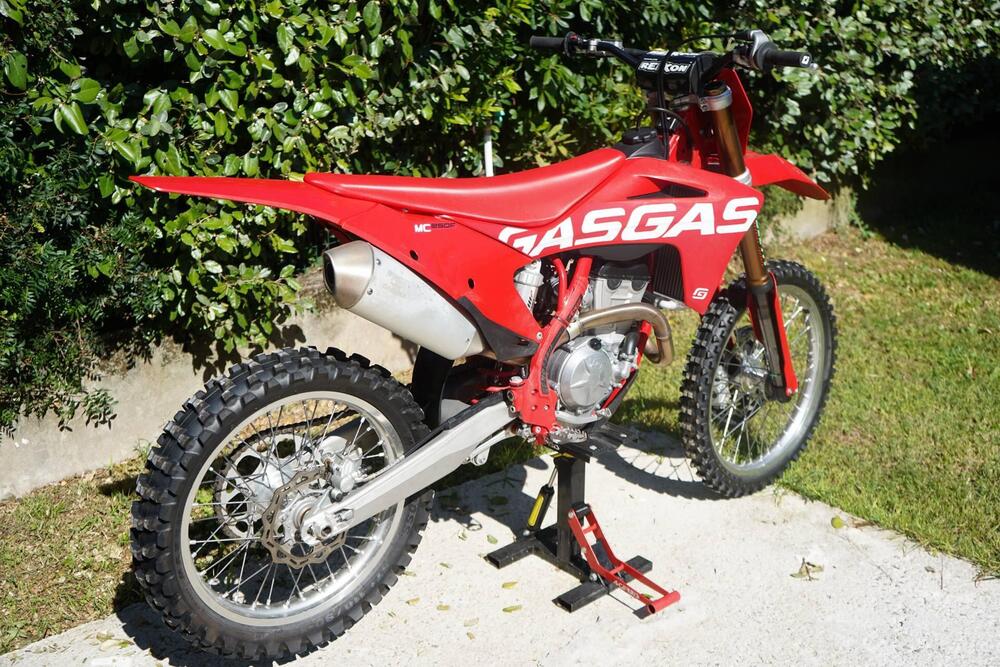 GASGAS MC 250 F (2021) (8)
