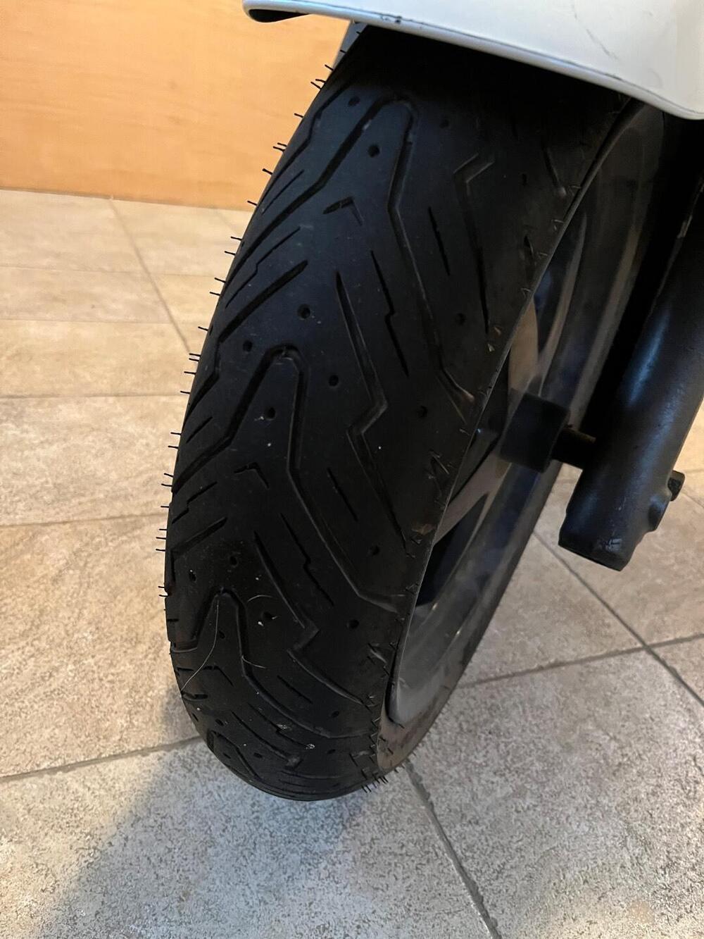 Yamaha X-Max 250 (2007 - 09) (6)