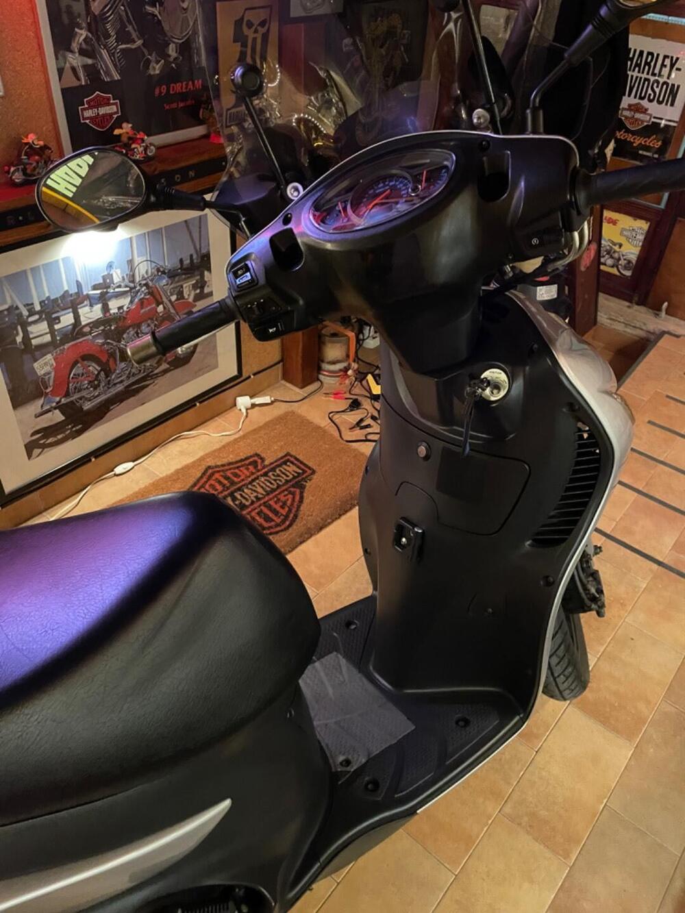 Suzuki SIXteen 150 (2007 - 14) (3)