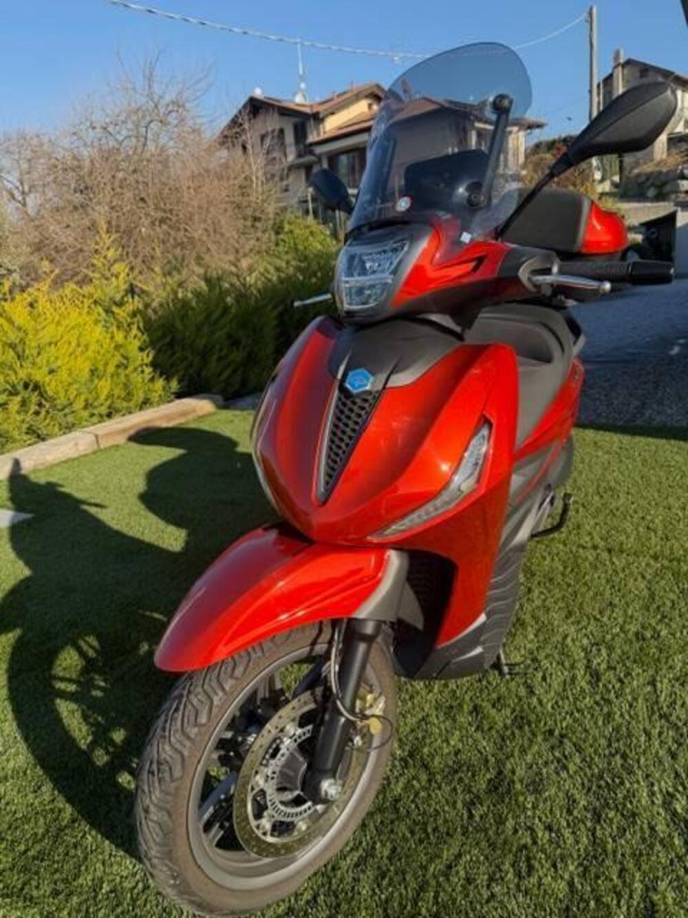 Piaggio Beverly 300 S ABS-ASR (2021 - 25) (2)