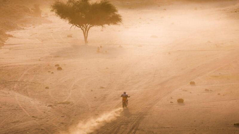 Dakar 2026. Tappa 1 BIS. Equilibri di coppia e assalti di massa [VIDEO]