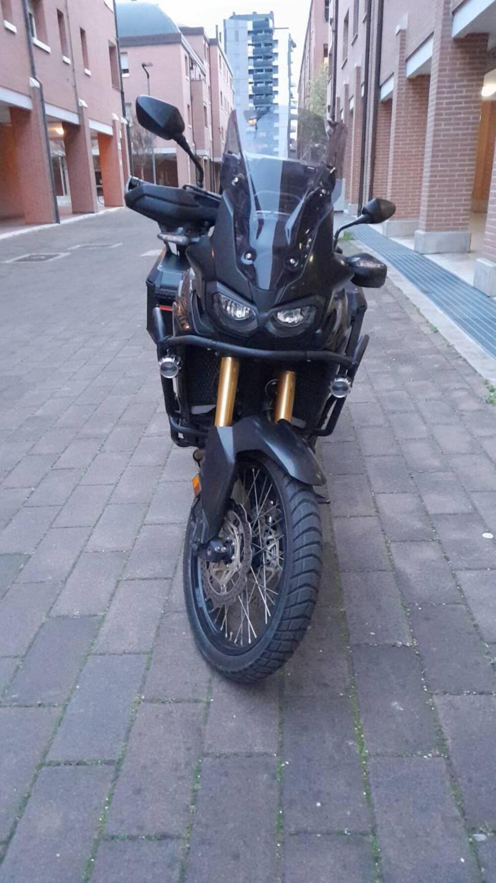 Honda Africa Twin CRF 1000L DCT ABS (2016 - 17) (2)