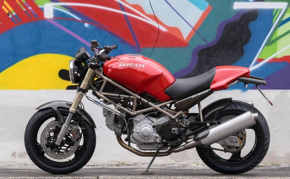 Ducati Monster 900
