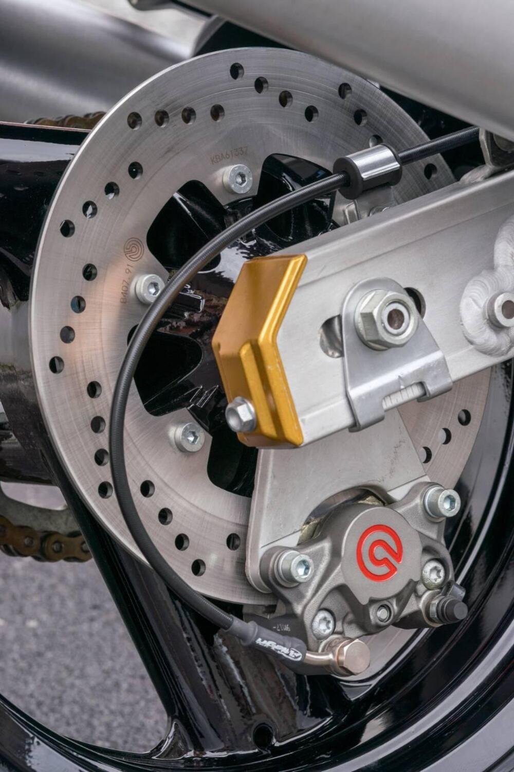 Ducati Monster 900 (4)