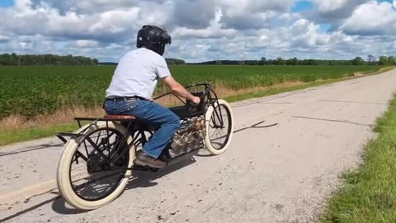 La leggenda del Curtiss V8 rivive nel garage di Jay Leno con una replica oltre ogni immaginazione