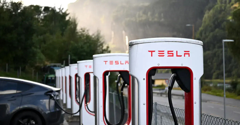 La fine dei motori termici &egrave; motlo vicina: in Norvegia il 96% delle auto sono elettriche, e Tesla domina