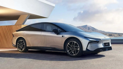 XPeng P7+: la berlina elettrica cinese che sfida Tesla e le premium europee