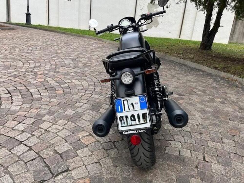 Moto Guzzi V7 Stone (2021 - 24) (3)