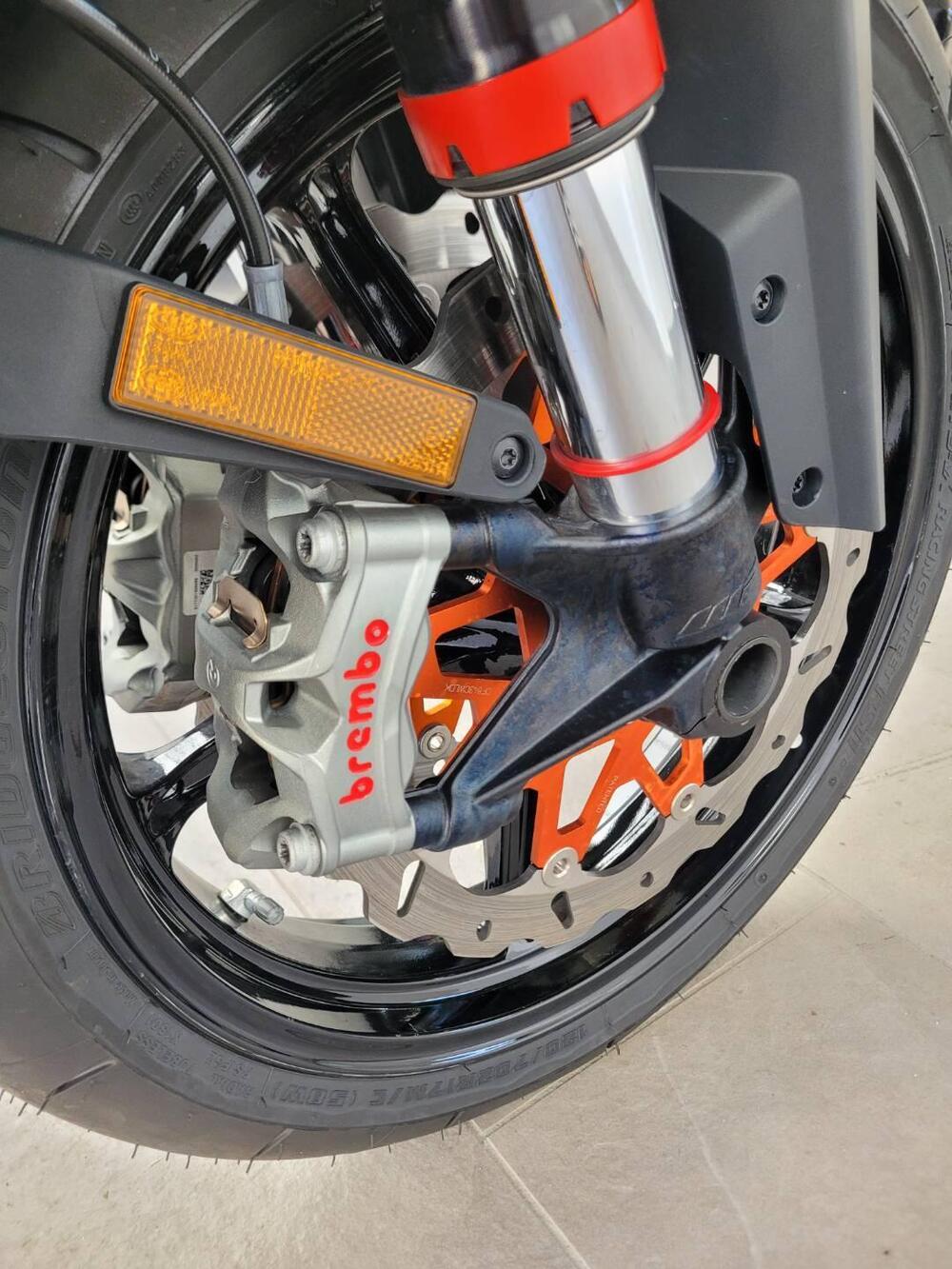 KTM 1290 Super Duke R (2021) (8)